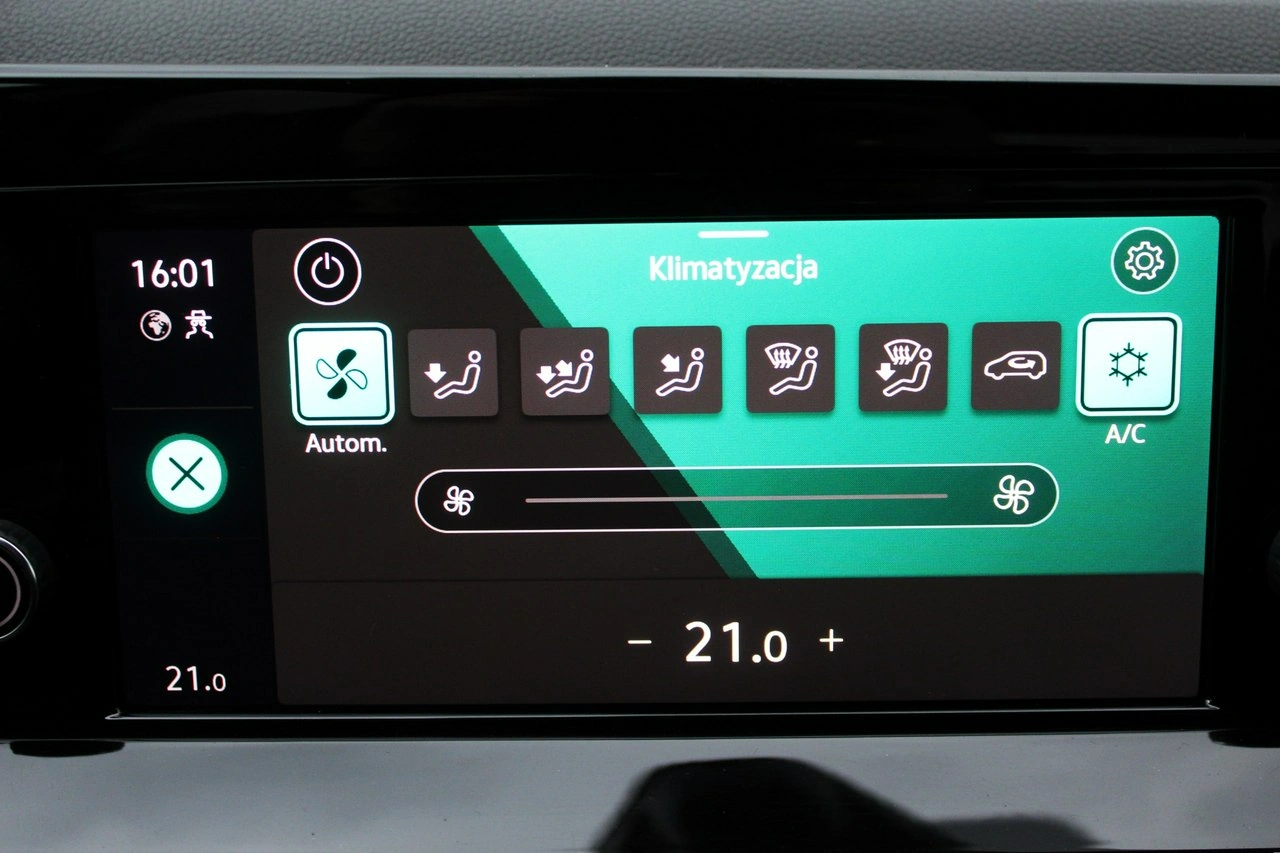 Volkswagen Golf Variant - Zdjęcie 20