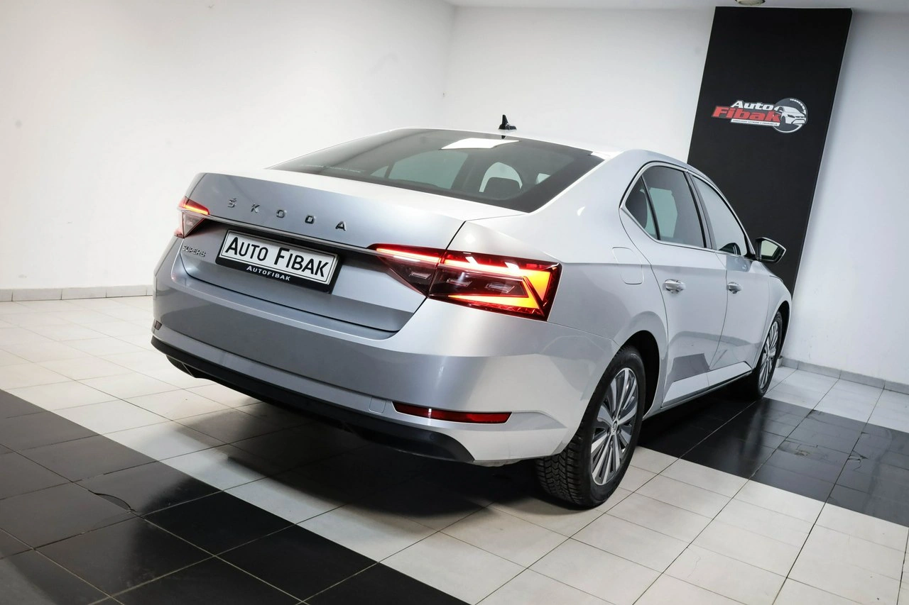 Skoda Superb - Zdjęcie 11