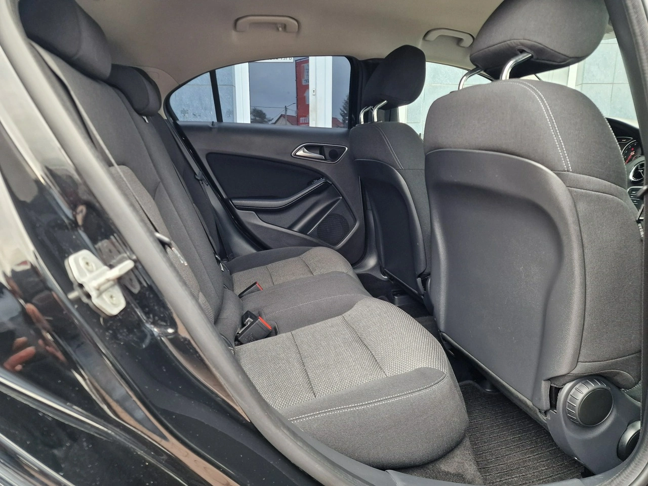 Mercedes A 180 - Zdjęcie 24