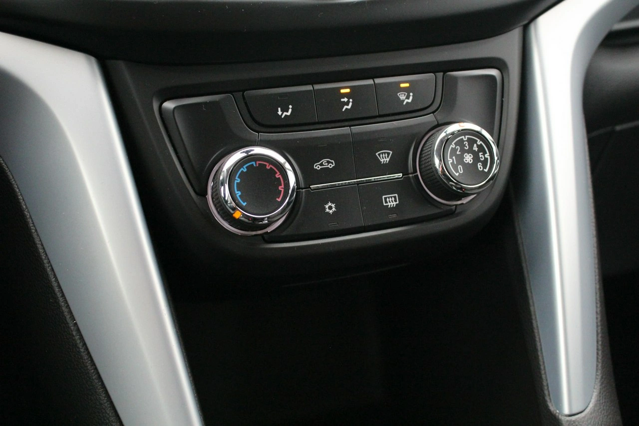 Opel Zafira - Zdjęcie 26