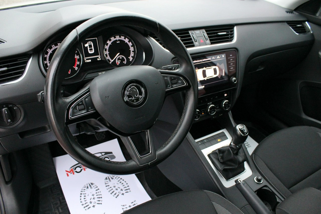 Skoda Octavia - Zdjęcie 14