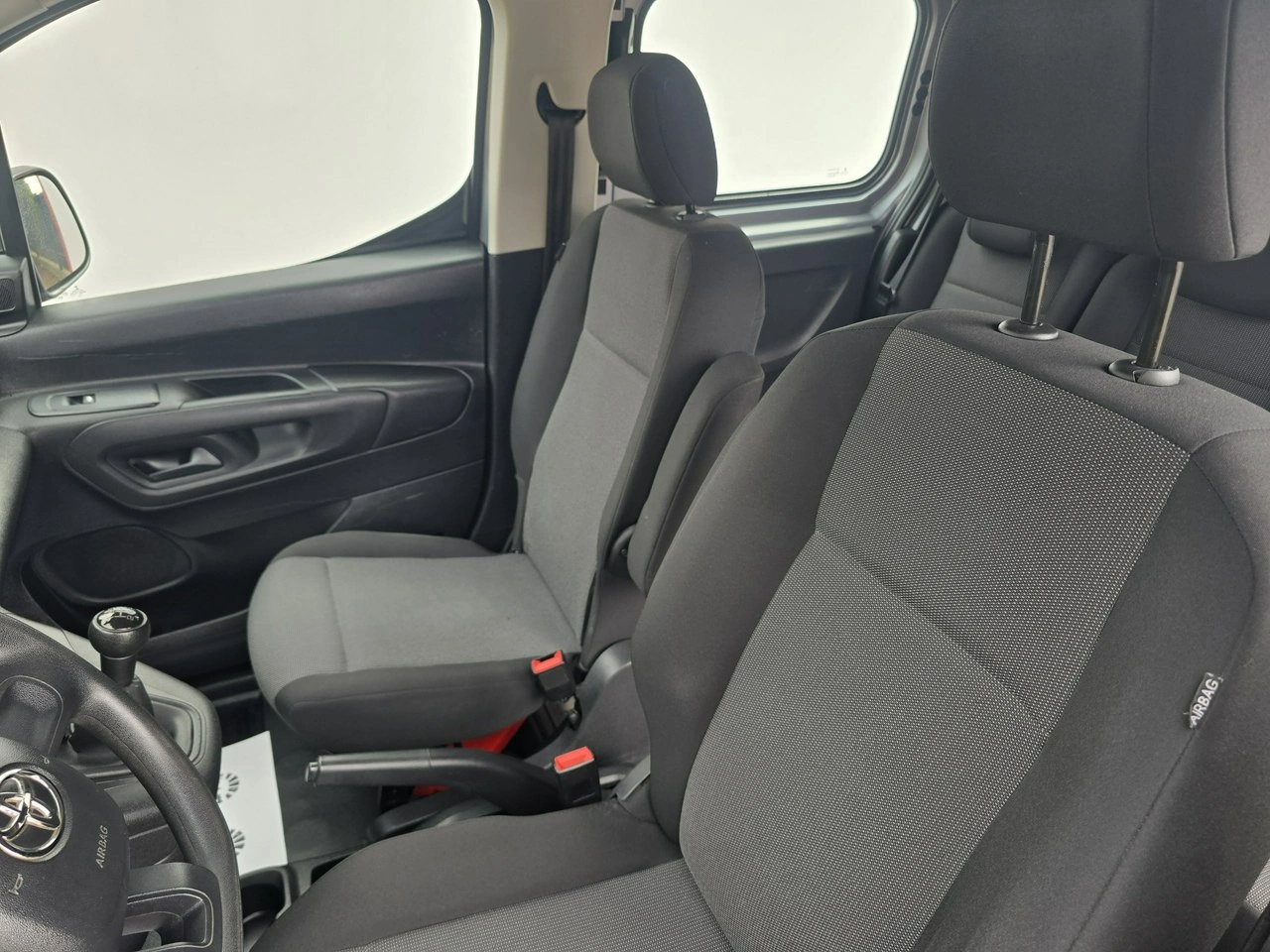 Toyota Proace City - Zdjęcie 13