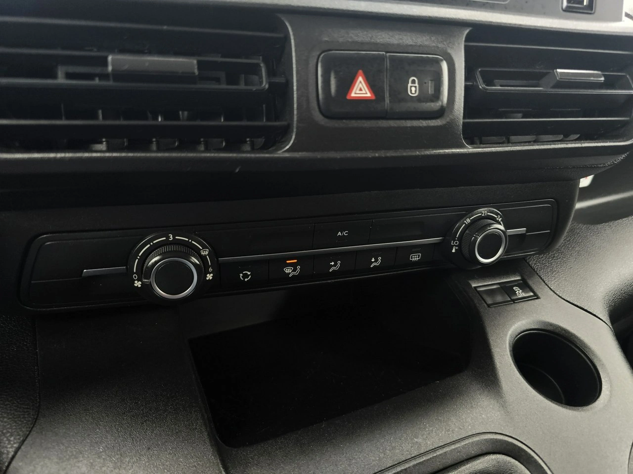 Toyota Proace City - Zdjęcie 22