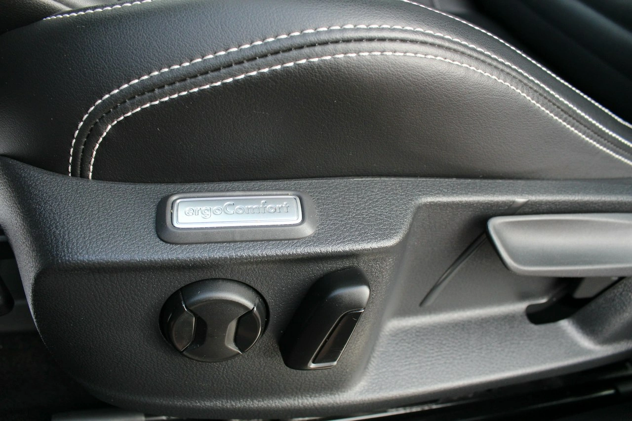 Volkswagen Passat - Zdjęcie 15