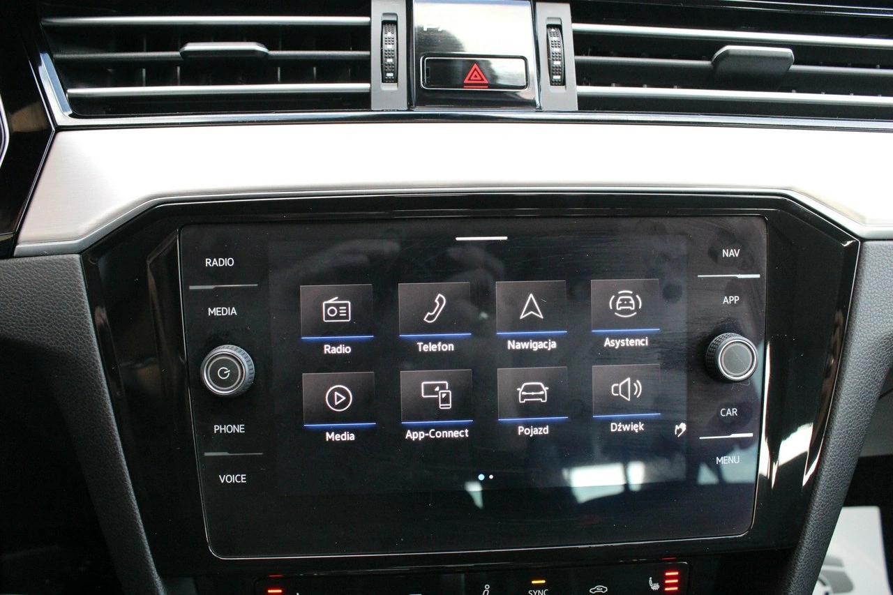 Volkswagen Passat - Zdjęcie 24