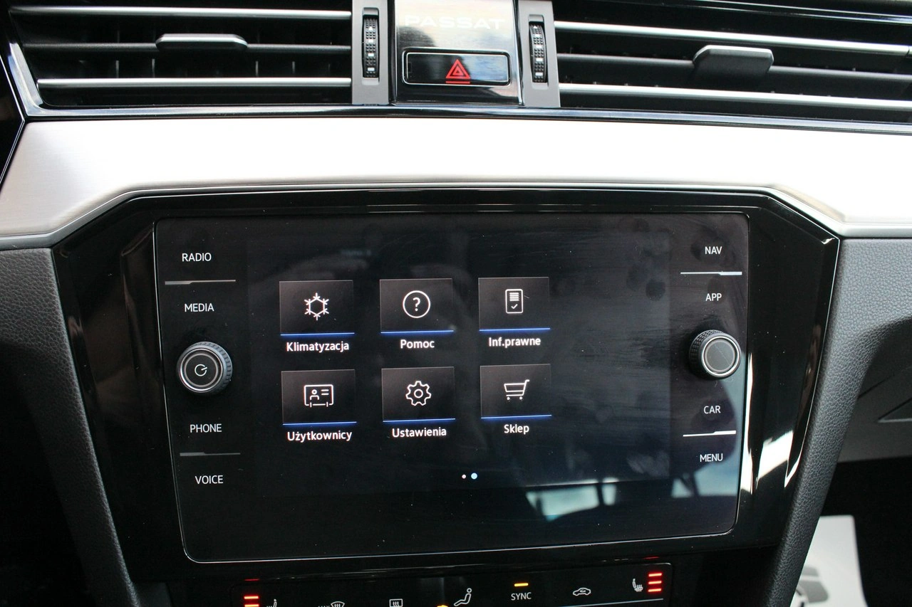 Volkswagen Passat - Zdjęcie 25