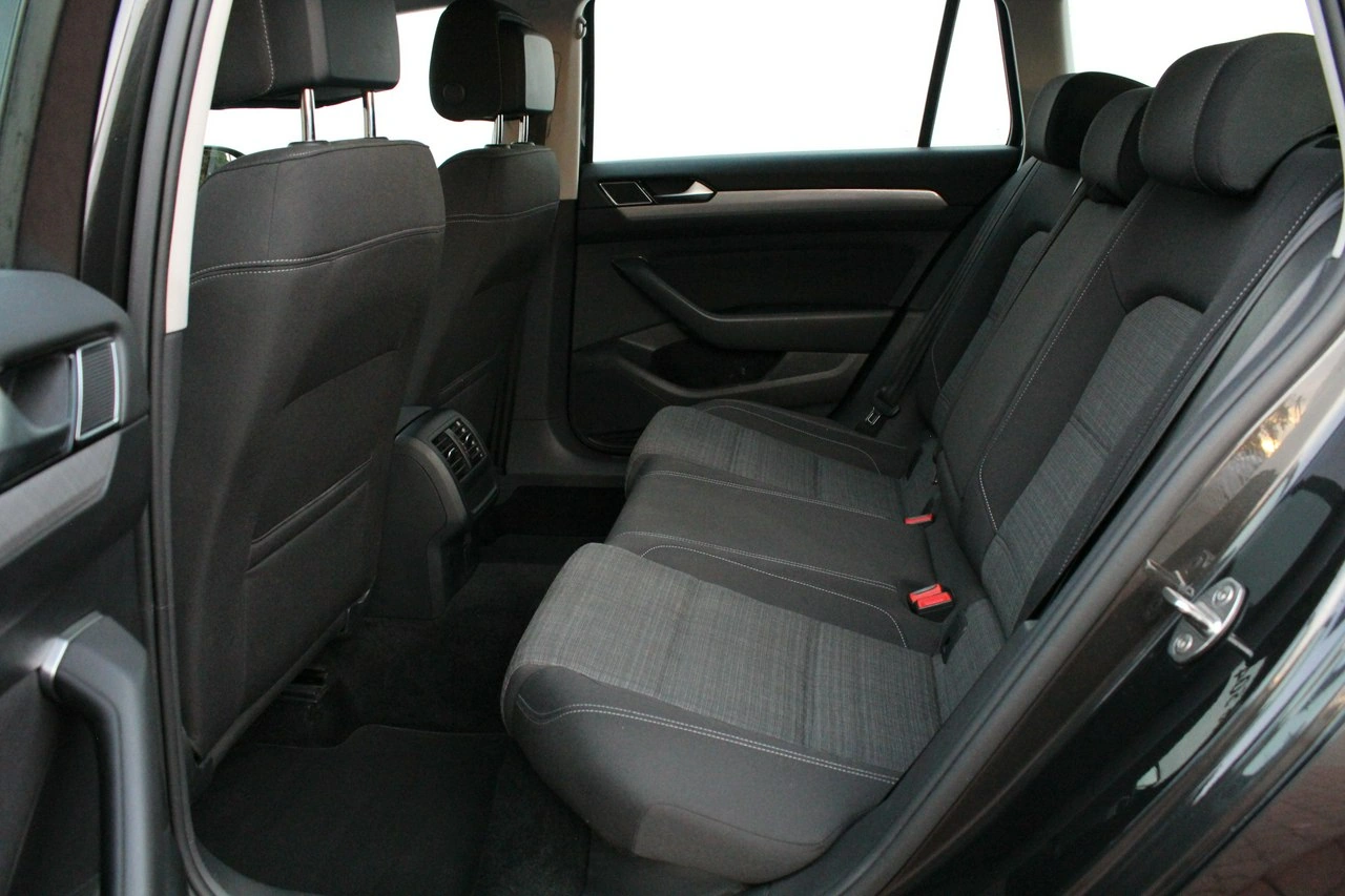 Volkswagen Passat - Zdjęcie 9