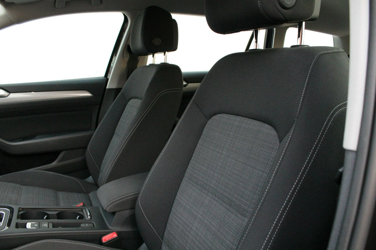 Volkswagen Passat - Zdjęcie 13
