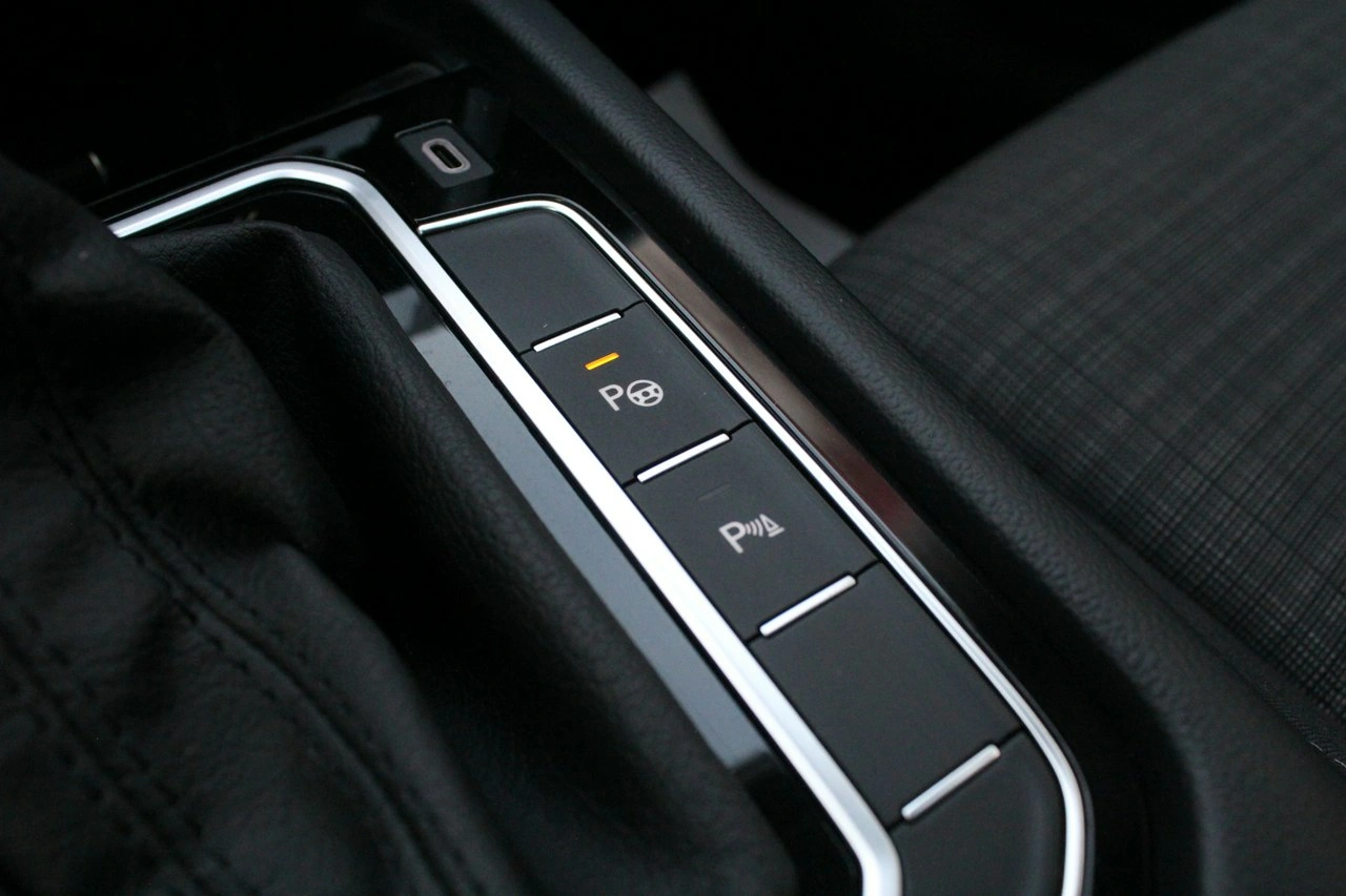 Volkswagen Passat - Zdjęcie 21