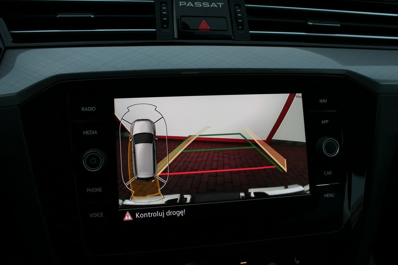 Volkswagen Passat - Zdjęcie 23