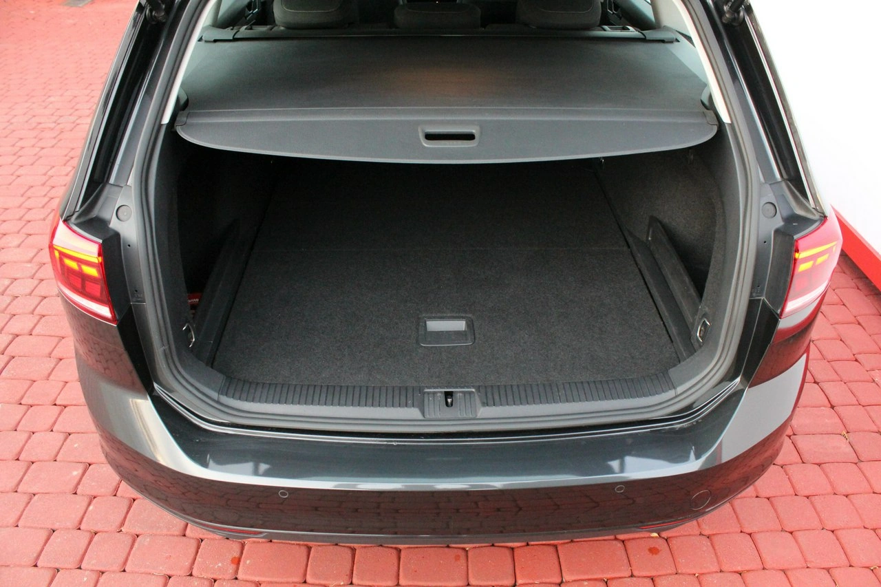 Volkswagen Passat - Zdjęcie 33