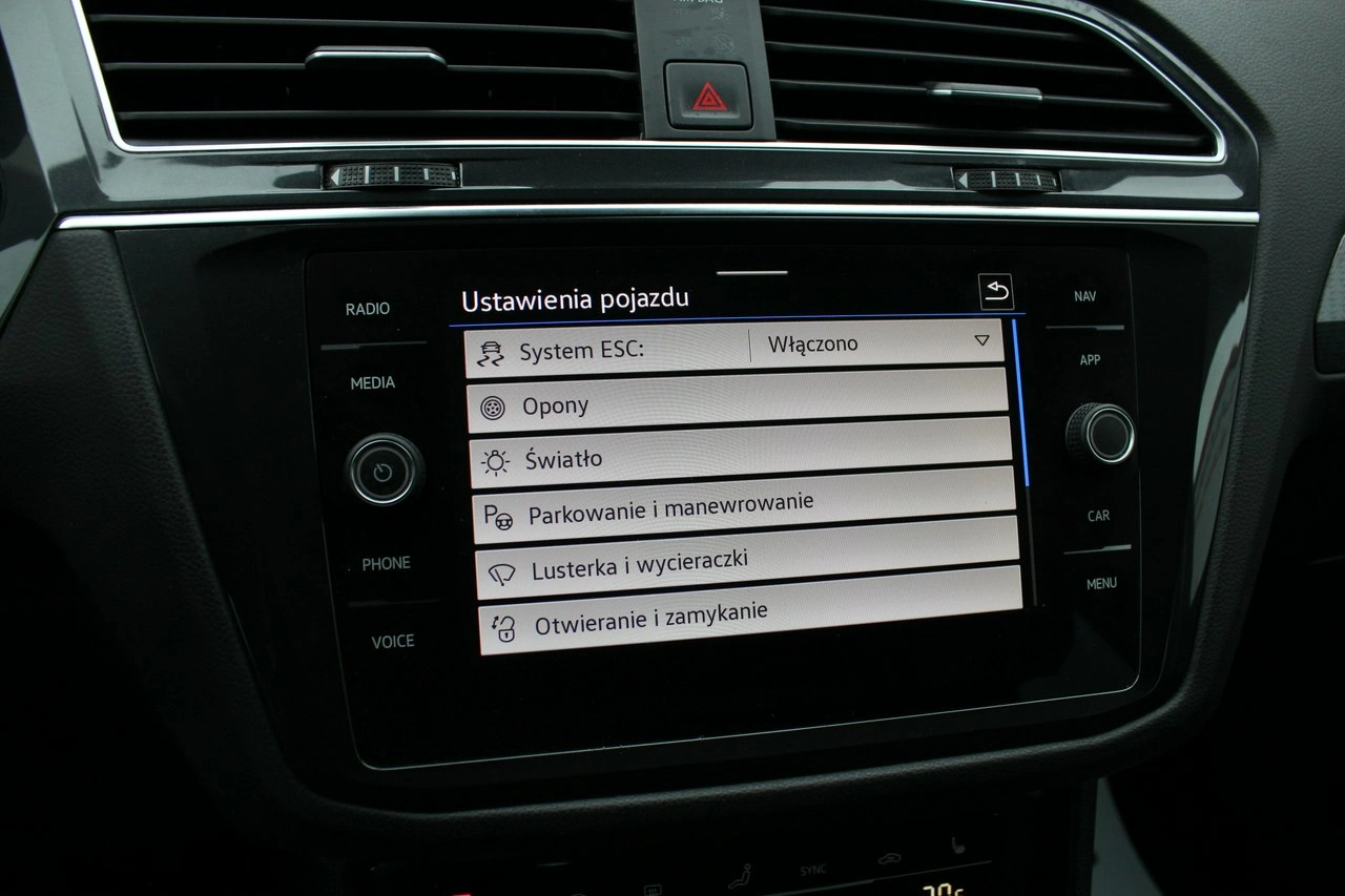 Volkswagen Tiguan - Zdjęcie 24