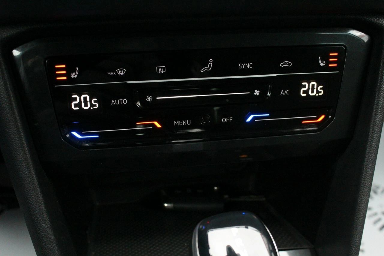 Volkswagen Tiguan - Zdjęcie 25