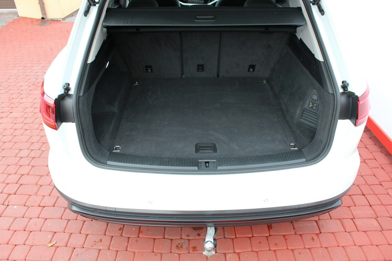 Volkswagen Touareg - Zdjęcie 35