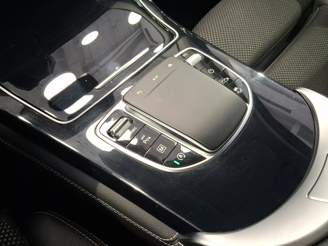 Mercedes GLC 220 - Zdjęcie 25