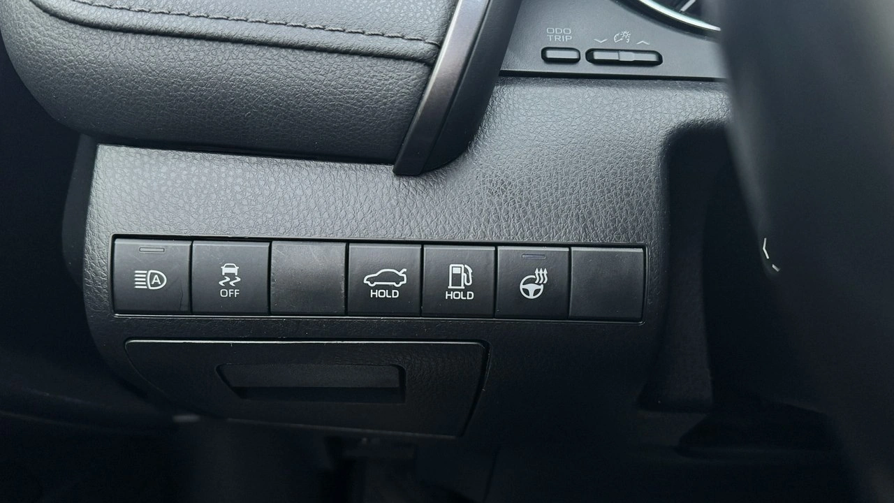 Toyota Camry - Zdjęcie 11