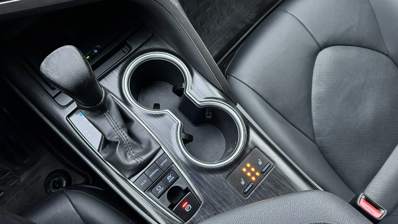 Toyota Camry - Zdjęcie 22