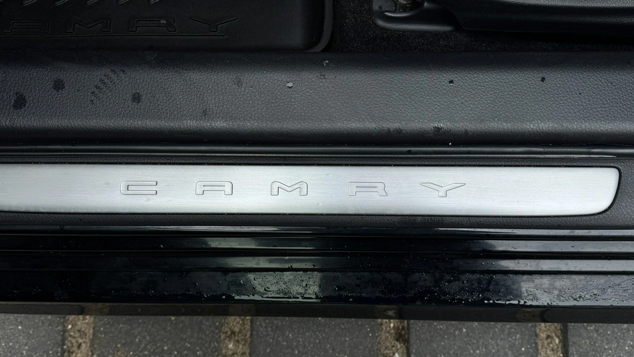 Toyota Camry - Zdjęcie 28