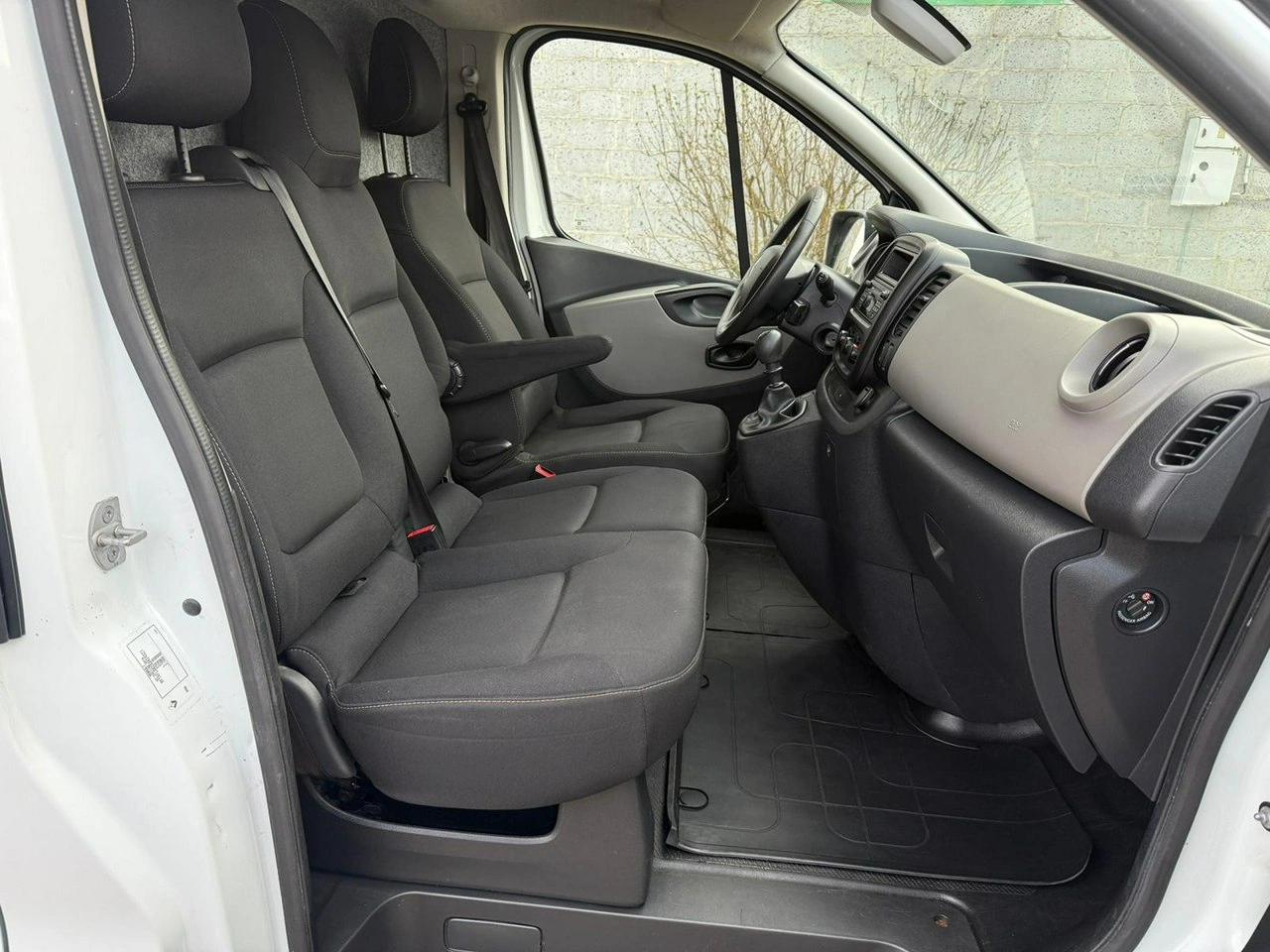 Renault Trafic - Zdjęcie 10