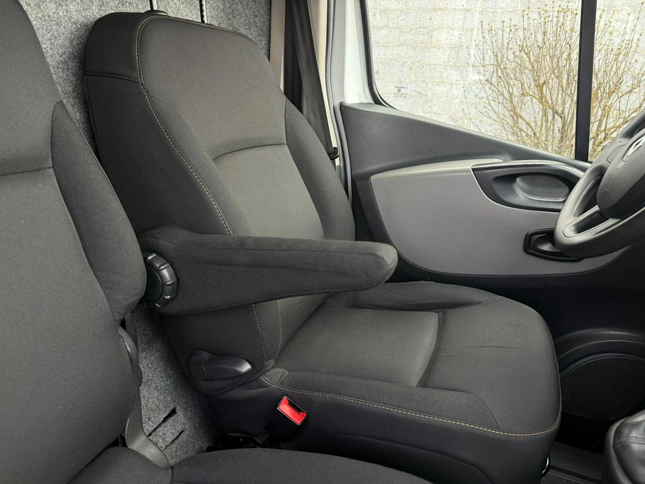 Renault Trafic - Zdjęcie 12