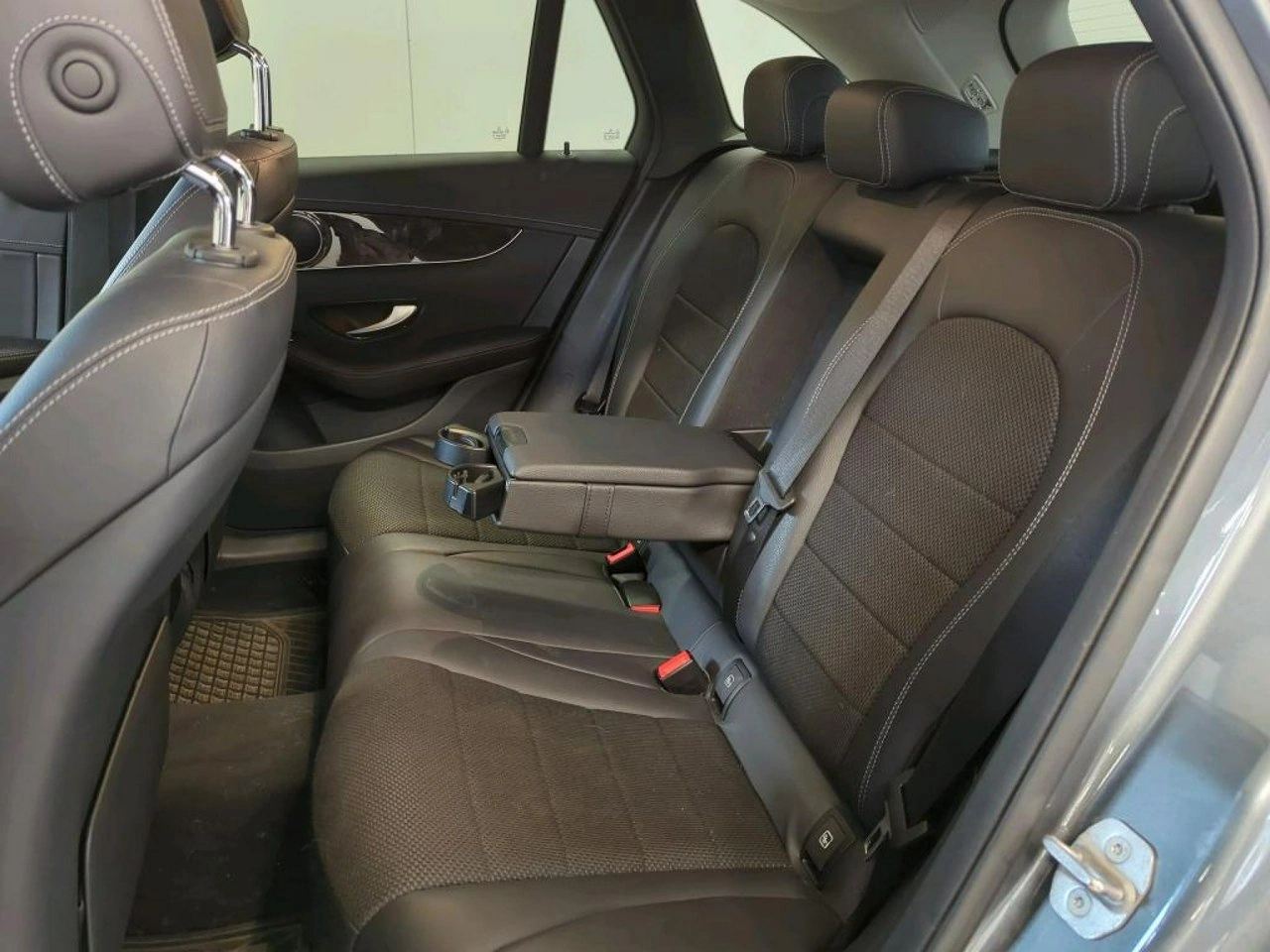 Mercedes GLC 200 - Zdjęcie 7