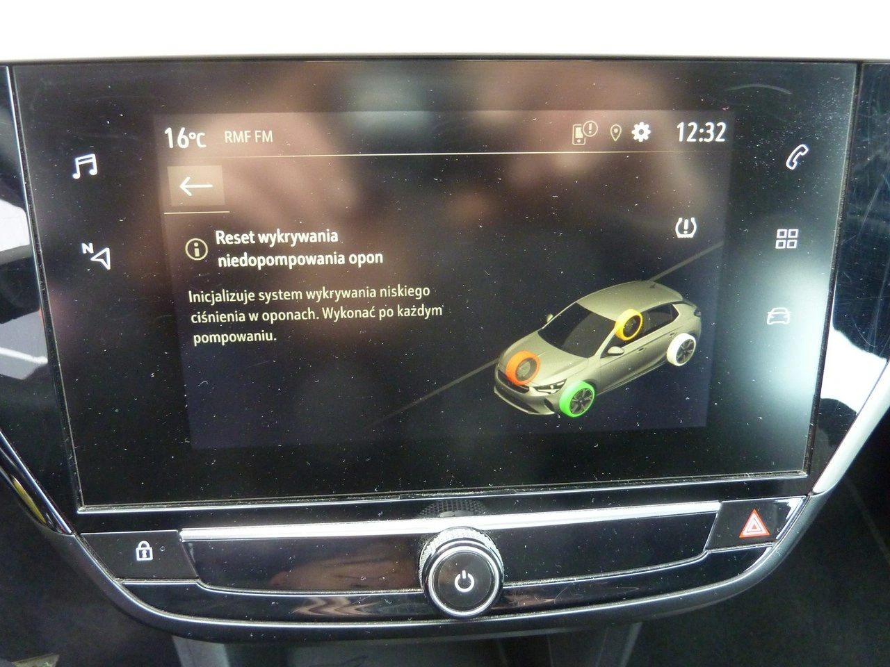 Opel Corsa - Zdjęcie 24