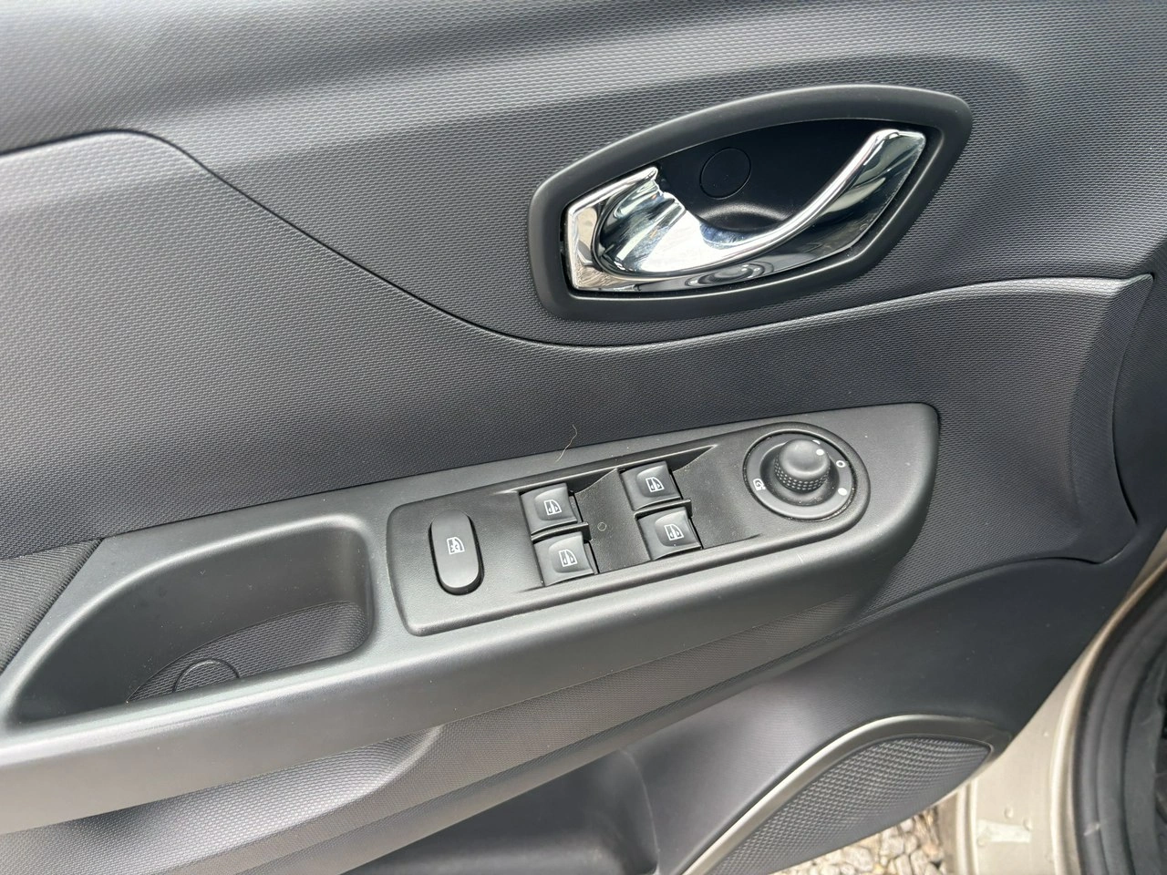 Renault Captur - Zdjęcie 16