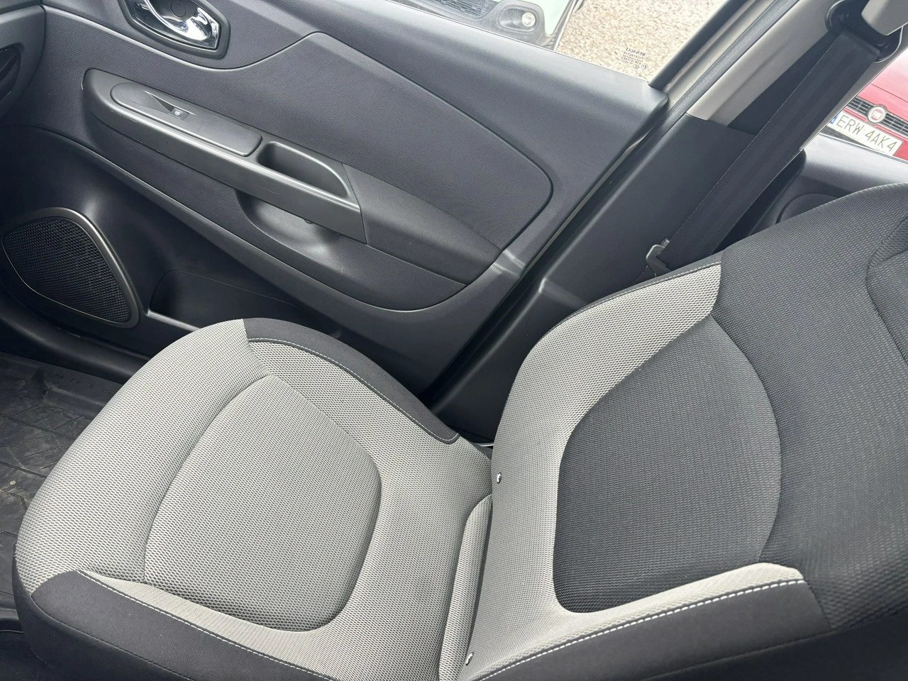 Renault Captur - Zdjęcie 25