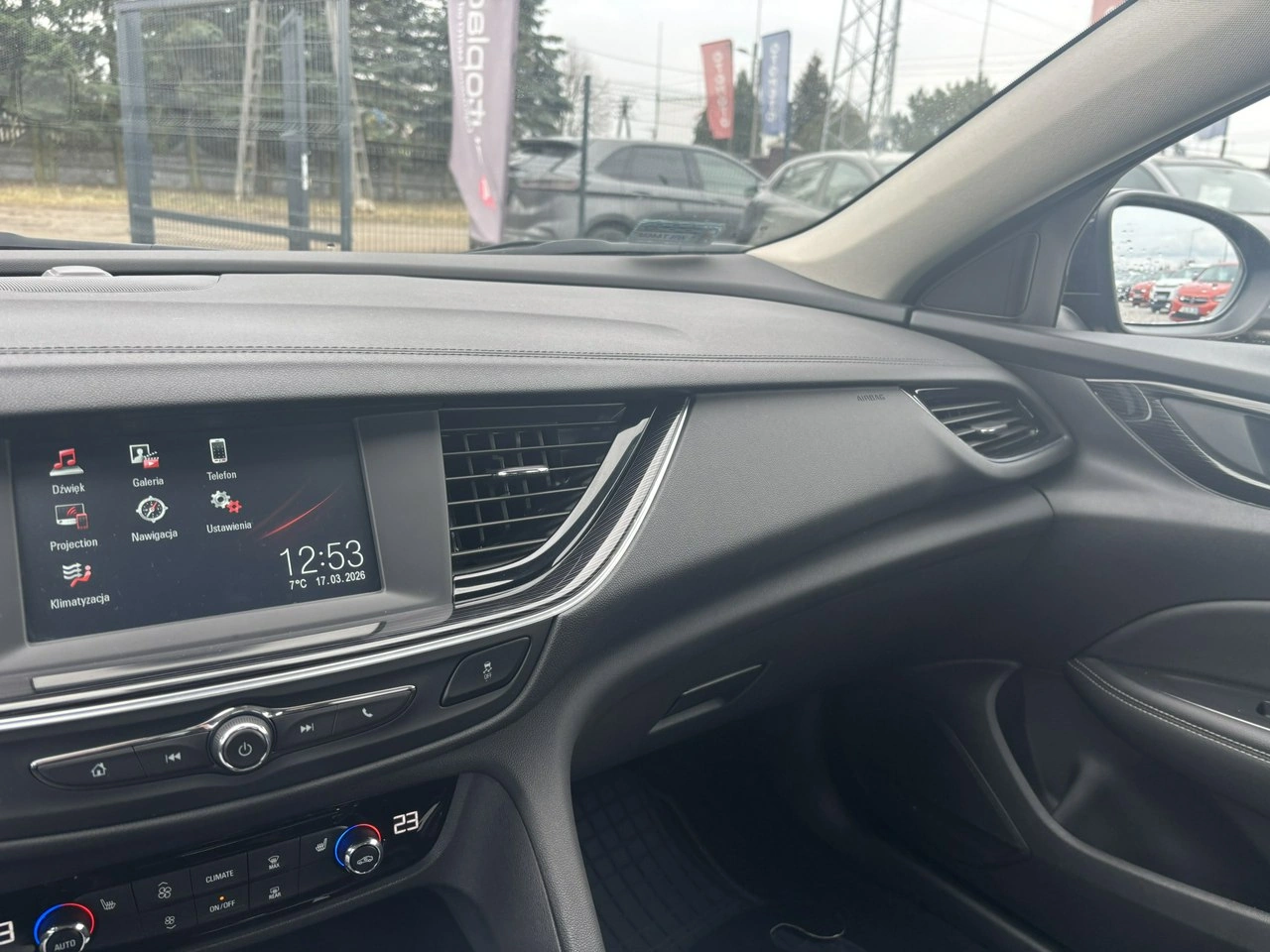 Opel Insignia - Zdjęcie 23