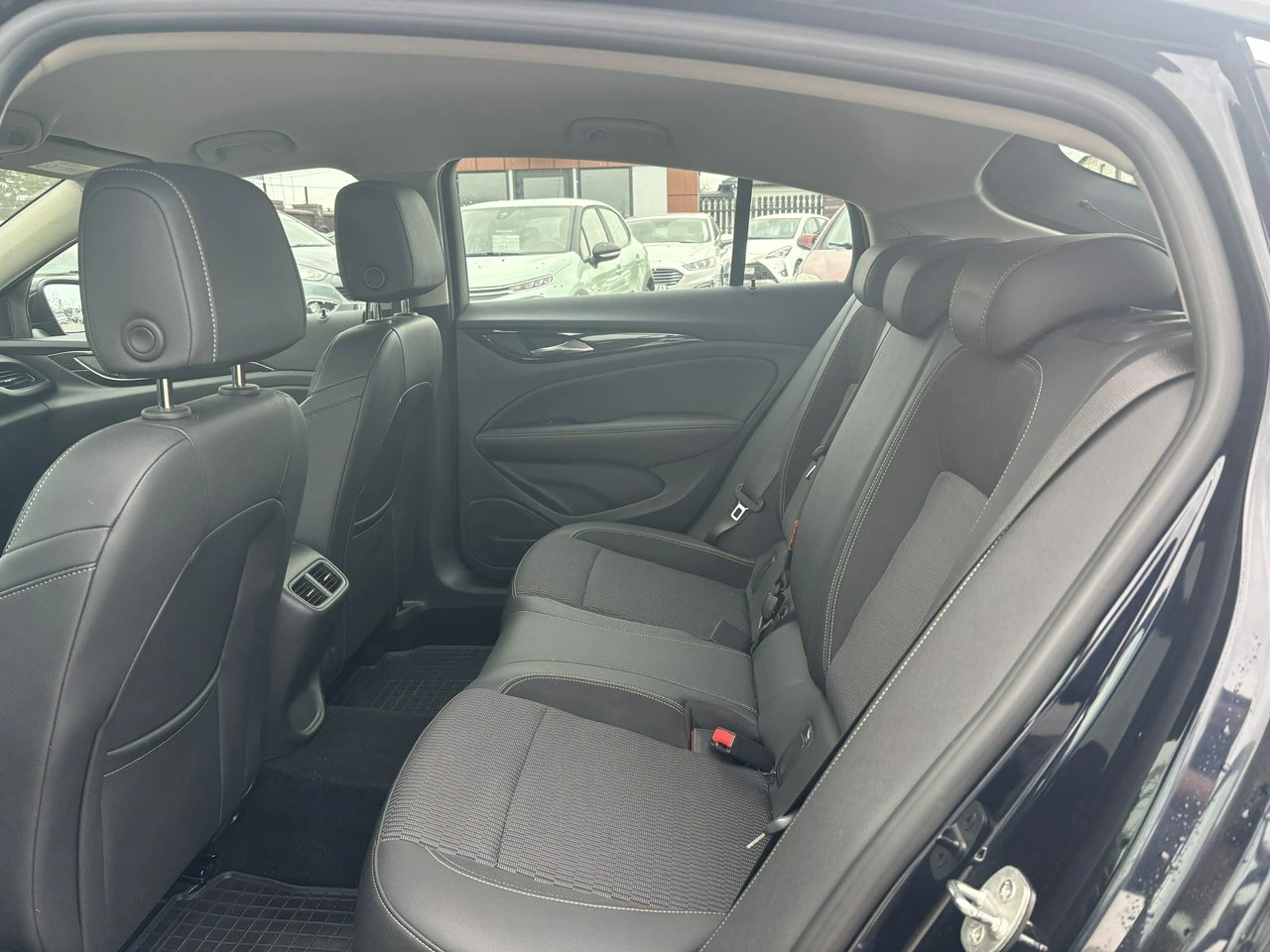 Opel Insignia - Zdjęcie 28