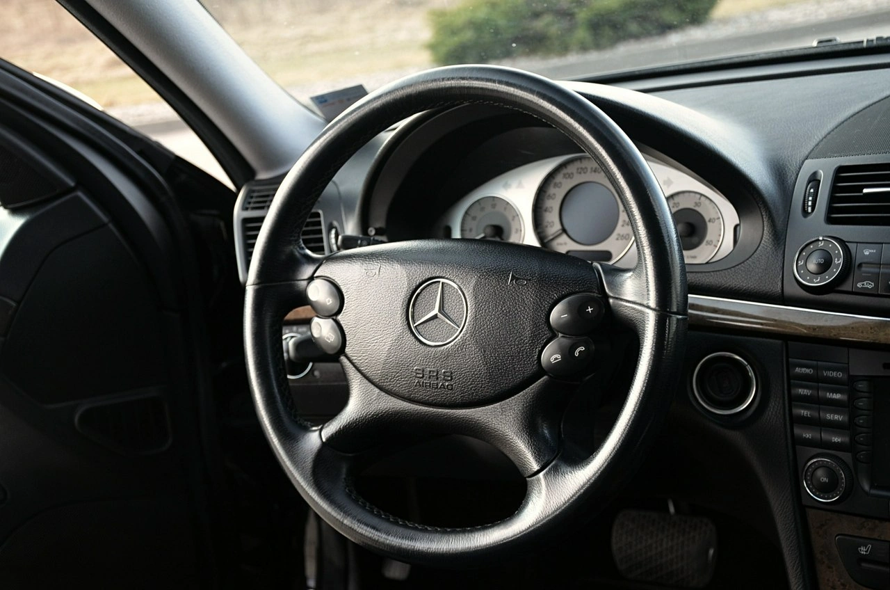Mercedes E 300 - Zdjęcie 16