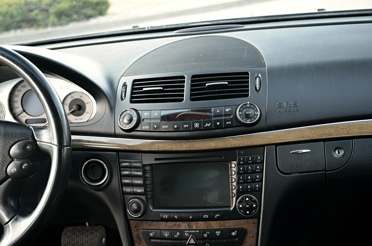 Mercedes E 300 - Zdjęcie 17