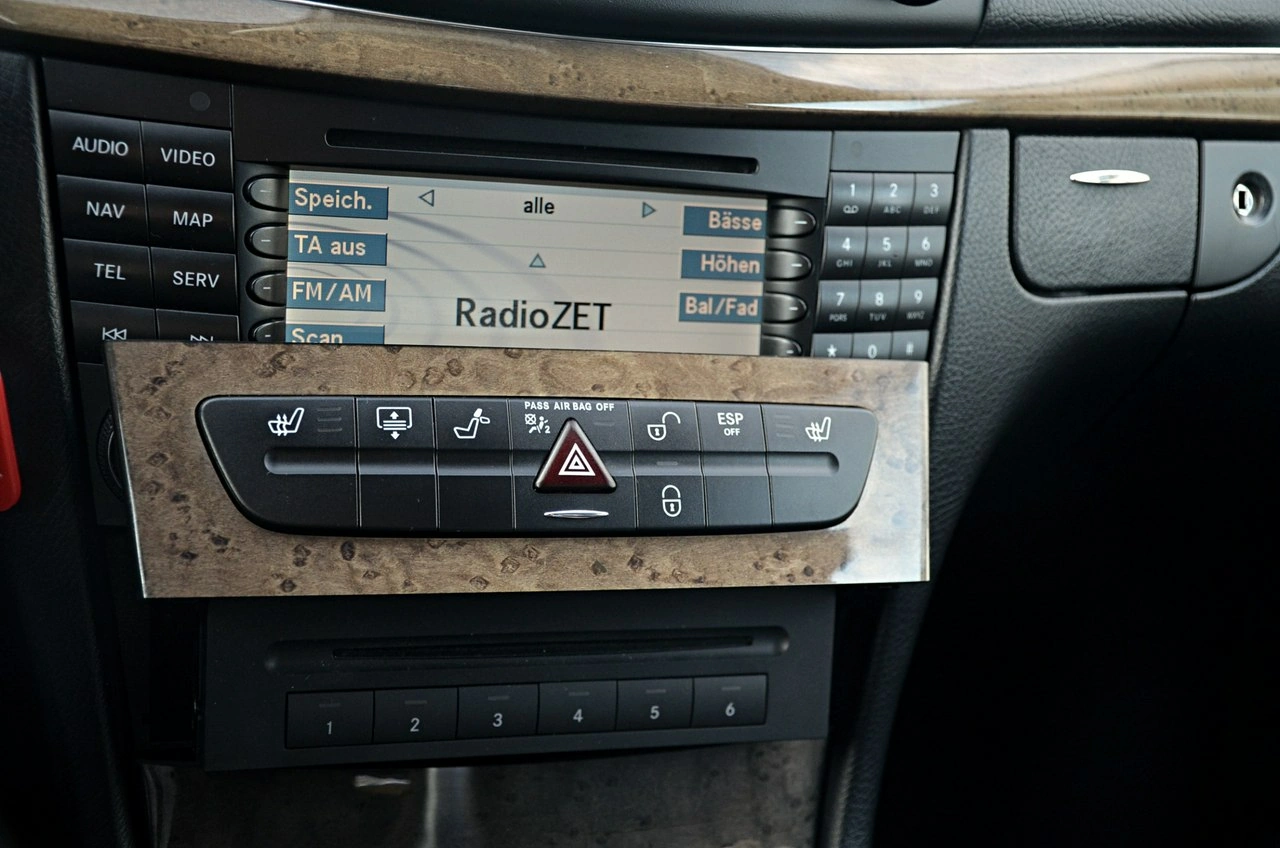 Mercedes E 300 - Zdjęcie 18