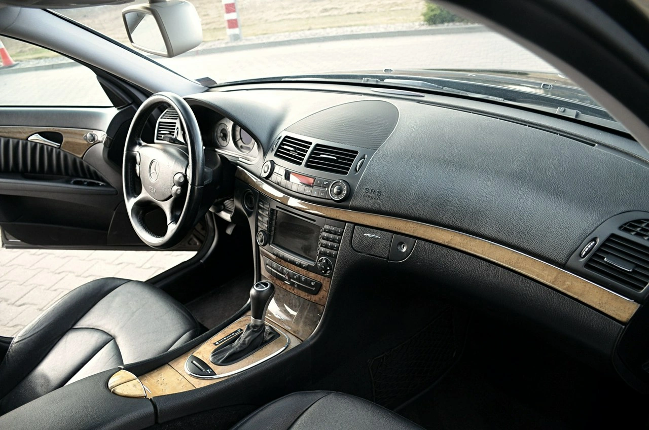 Mercedes E 300 - Zdjęcie 21
