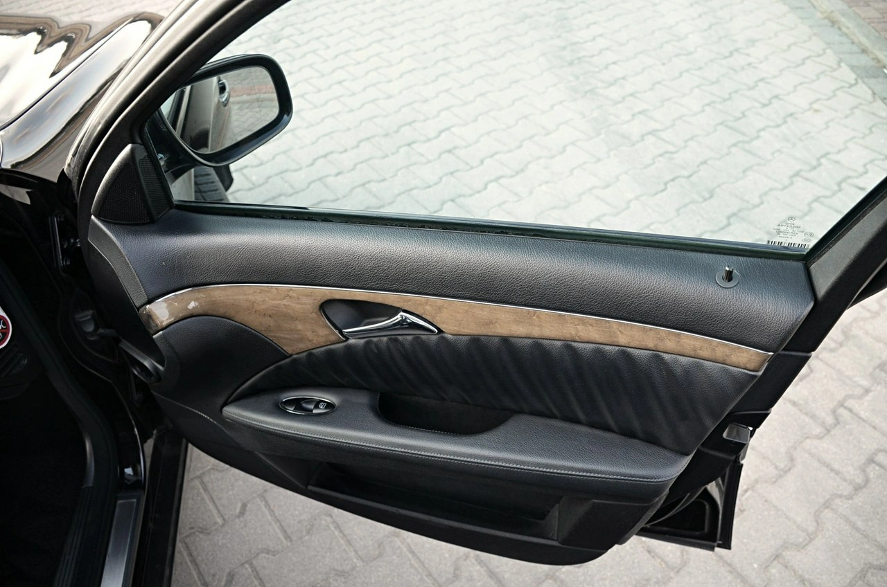 Mercedes E 300 - Zdjęcie 22