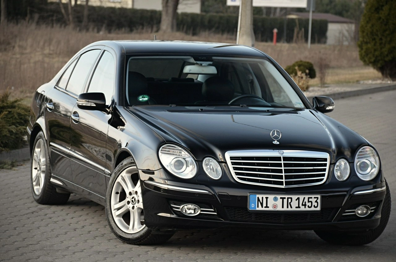 Mercedes E 300 - Główne zdjęcie