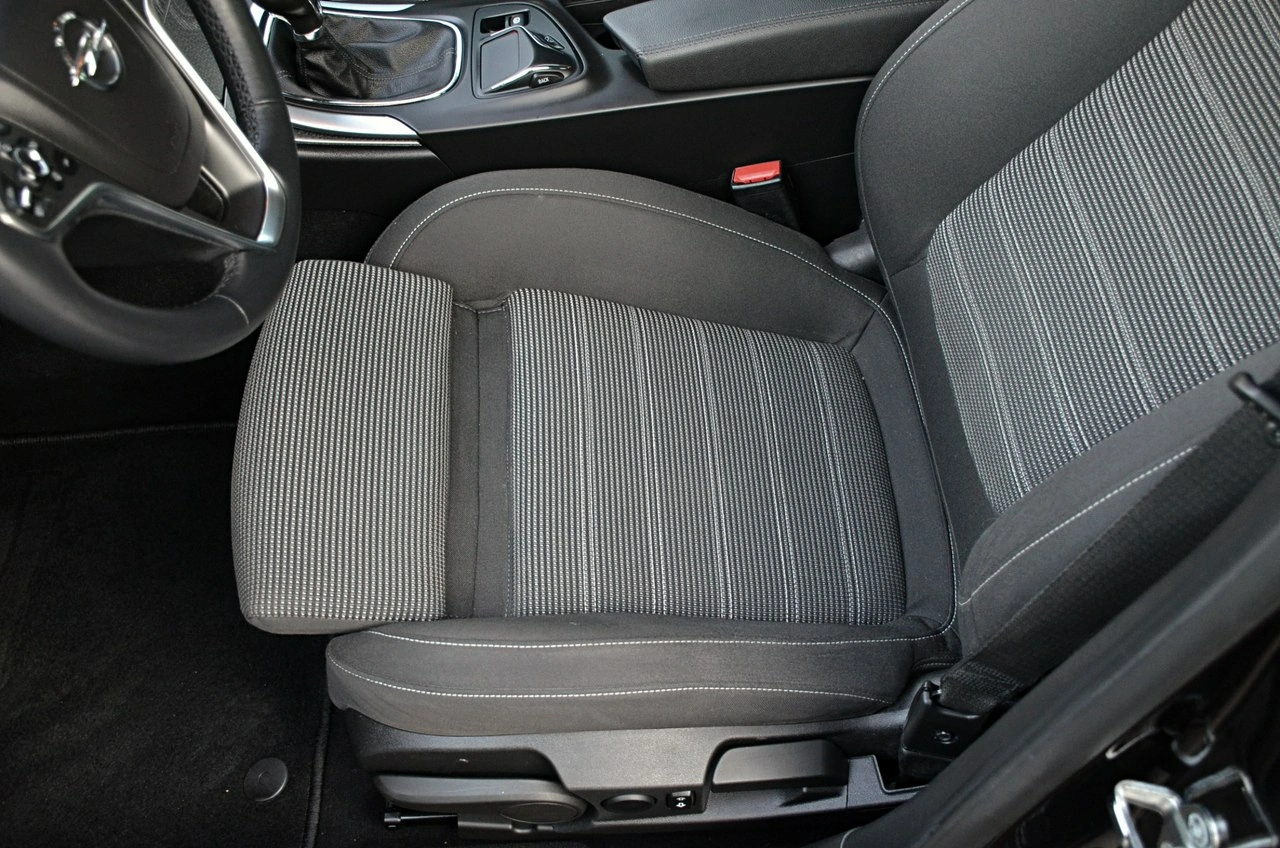 Opel Insignia - Zdjęcie 15