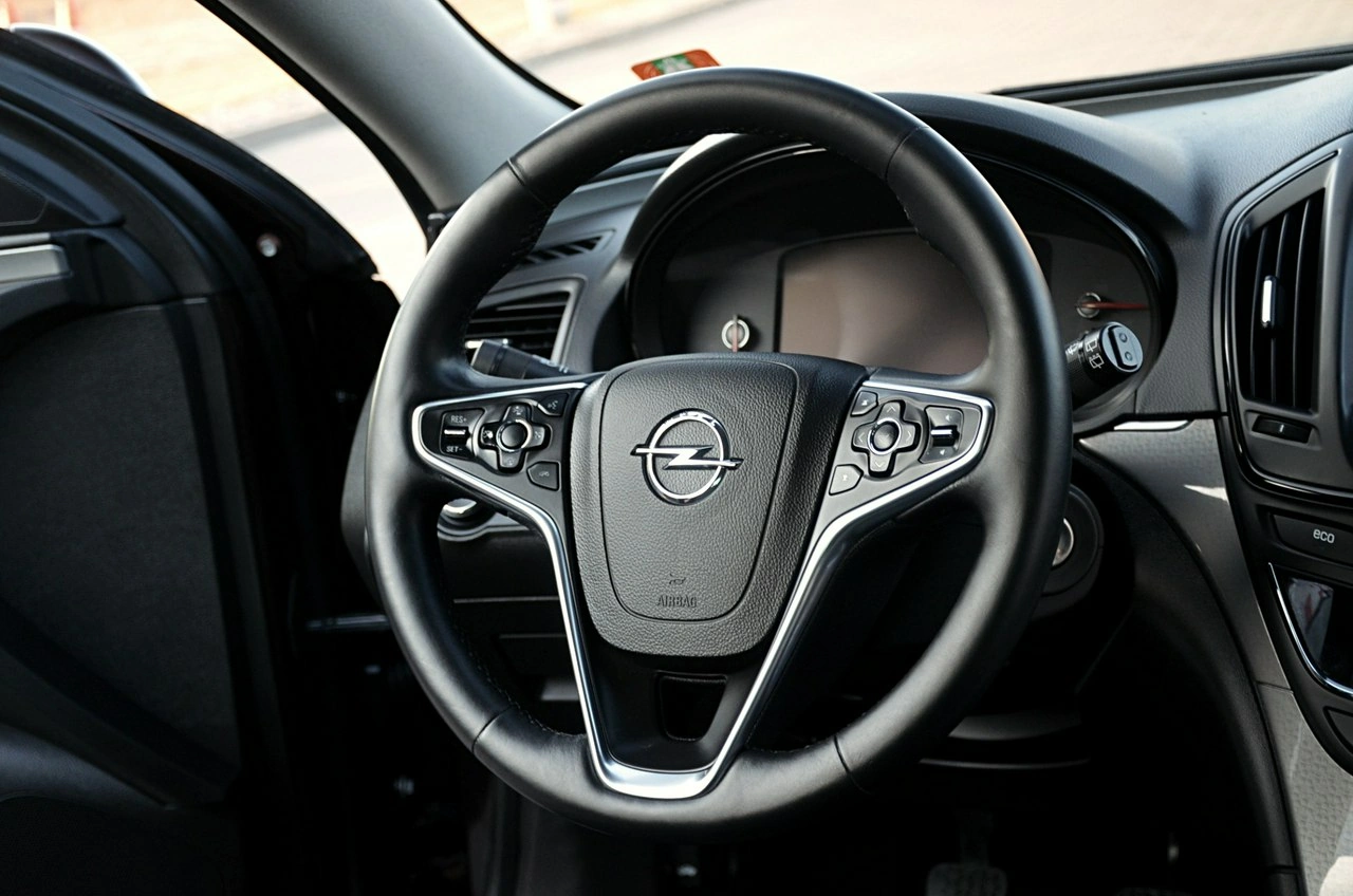 Opel Insignia - Zdjęcie 21