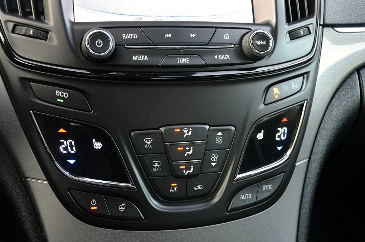 Opel Insignia - Zdjęcie 24