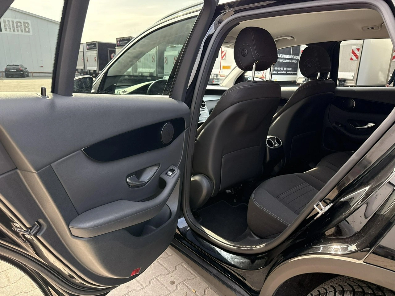 Mercedes GLC 200 - Zdjęcie 13