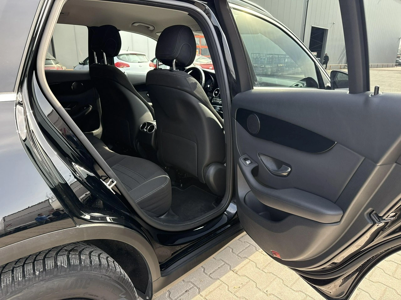 Mercedes GLC 200 - Zdjęcie 17