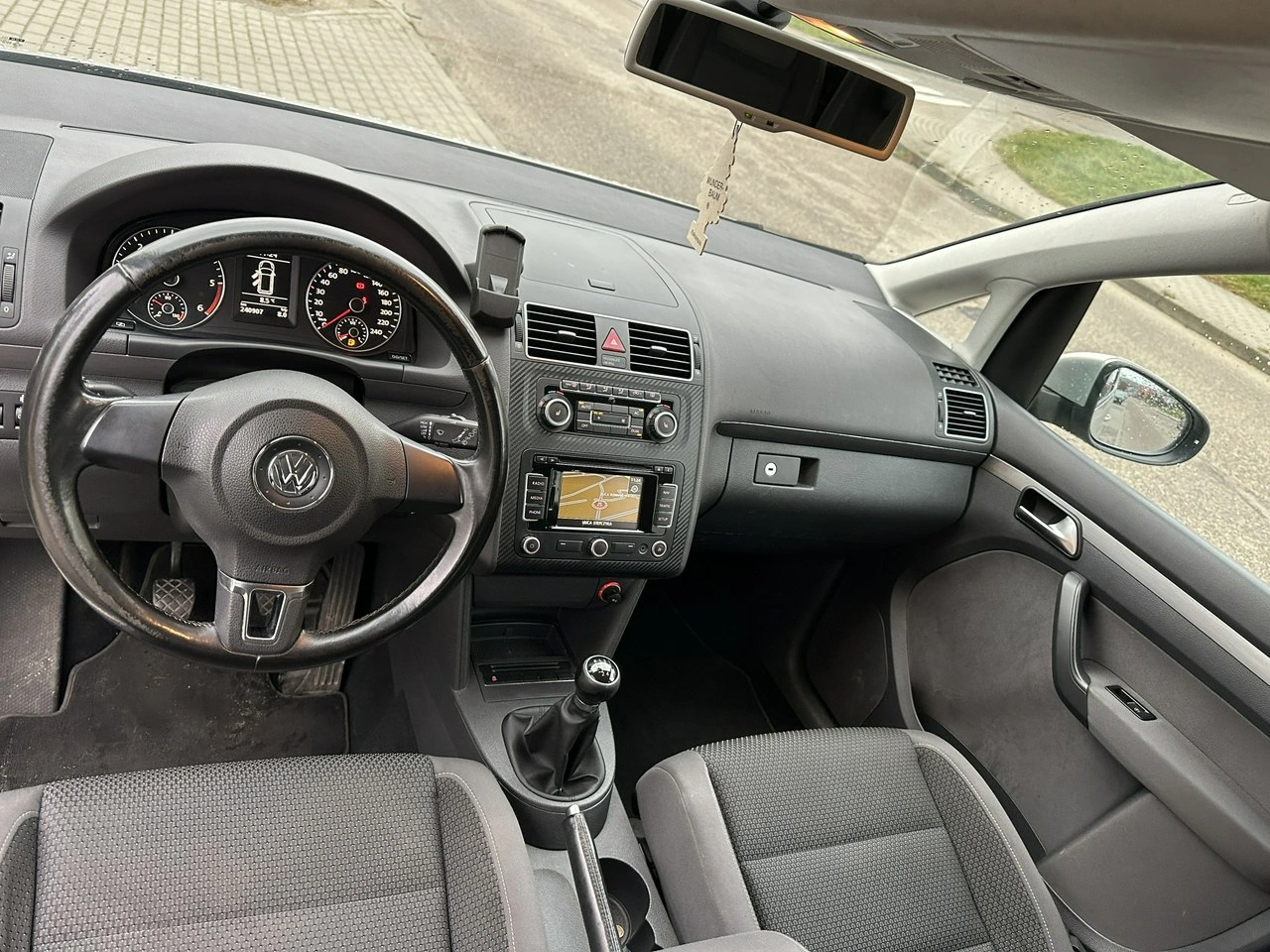 Volkswagen Touran - Zdjęcie 16