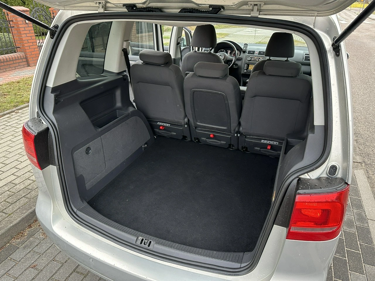 Volkswagen Touran - Zdjęcie 17
