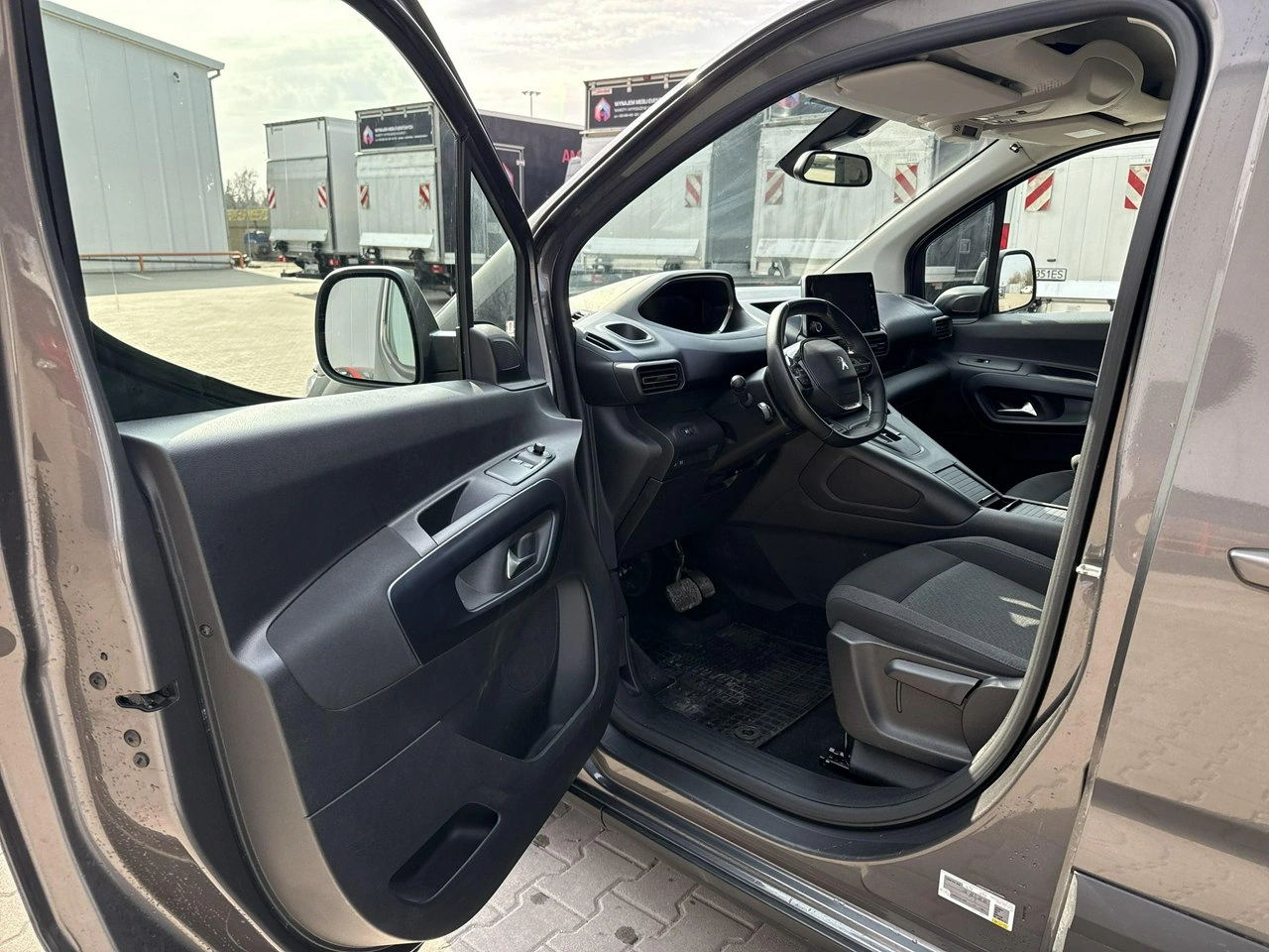 Peugeot Rifter - Zdjęcie 9