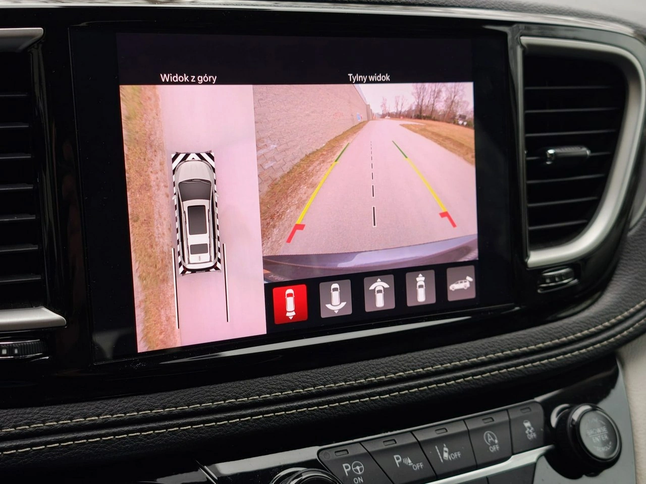 Chrysler Pacifica - Zdjęcie 27