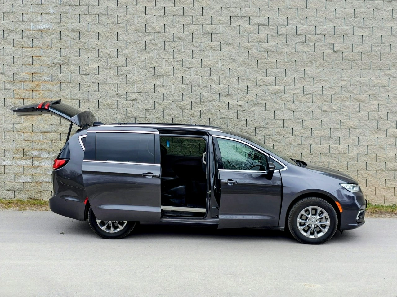 Chrysler Pacifica - Zdjęcie 8