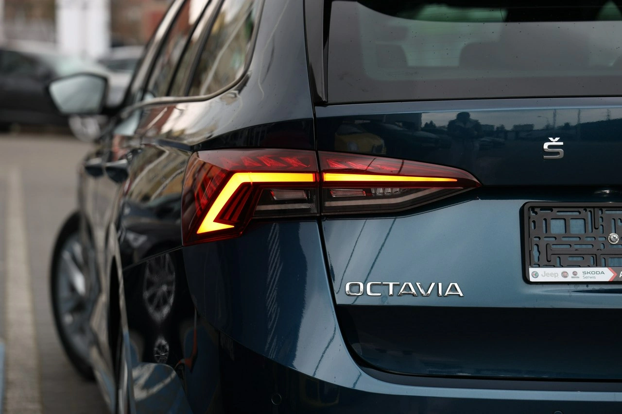 Skoda Octavia - Zdjęcie 8