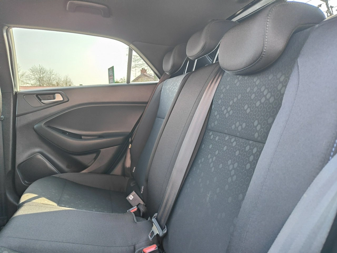 Hyundai i20 - Zdjęcie 25