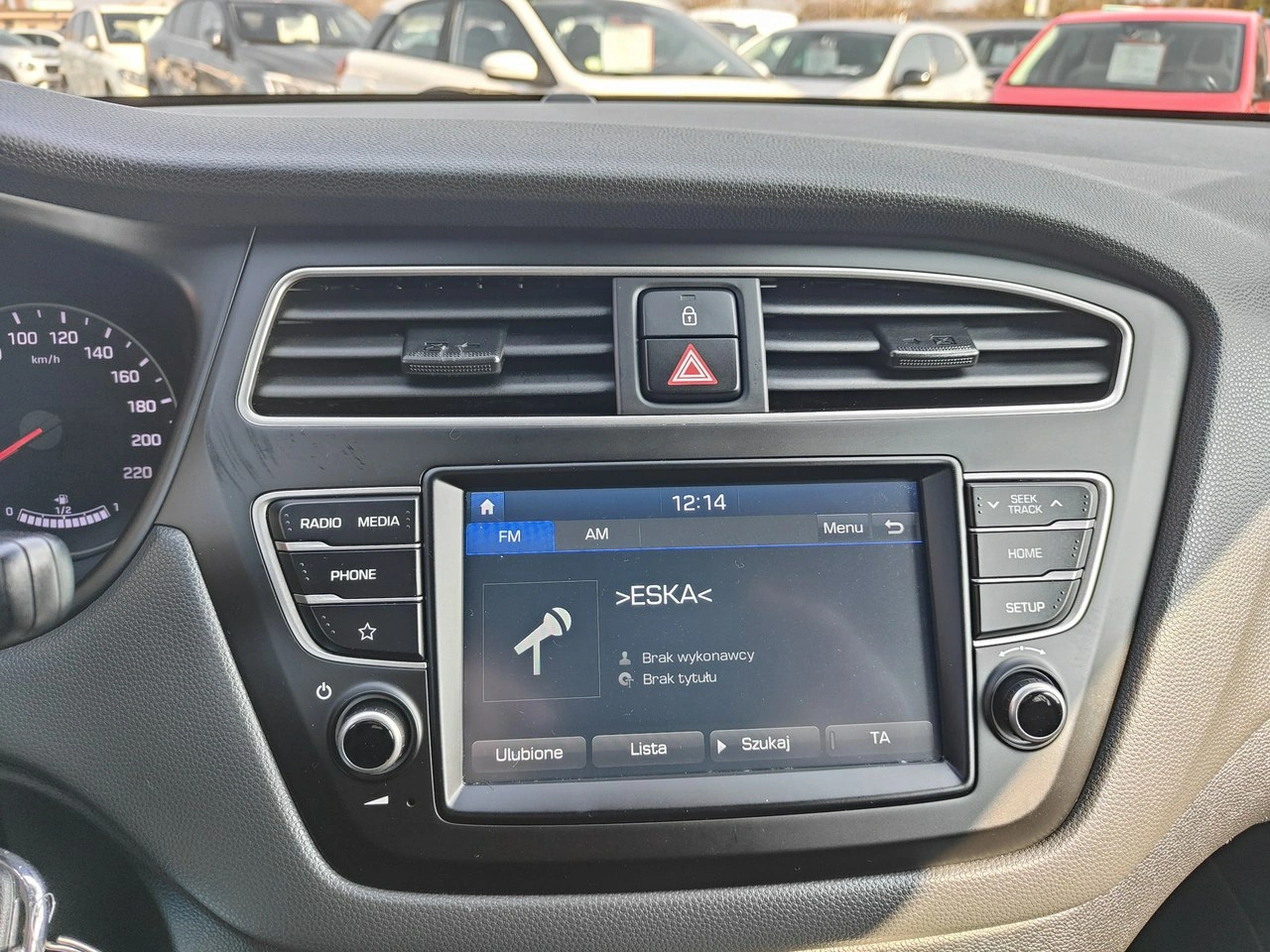 Hyundai i20 - Zdjęcie 12