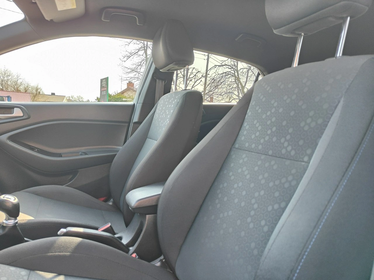 Hyundai i20 - Zdjęcie 15